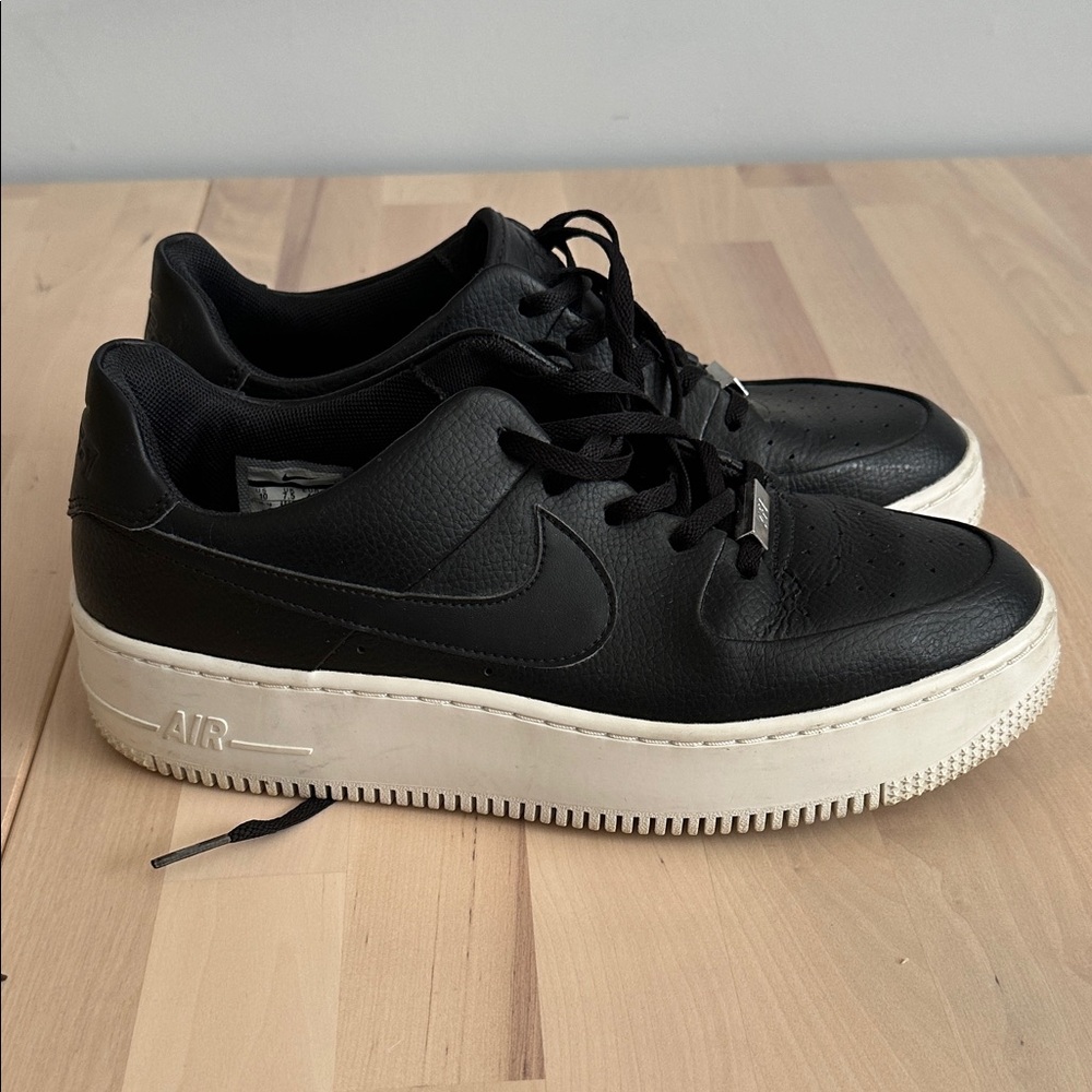Nike Black and White Women's Sneakers